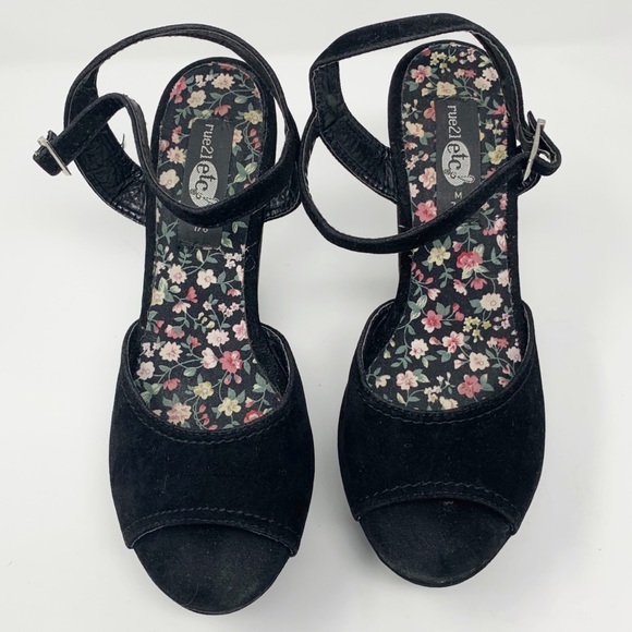 RUE21 Open Toed Platform Ankle Strap Heels - Picture 2 of 9